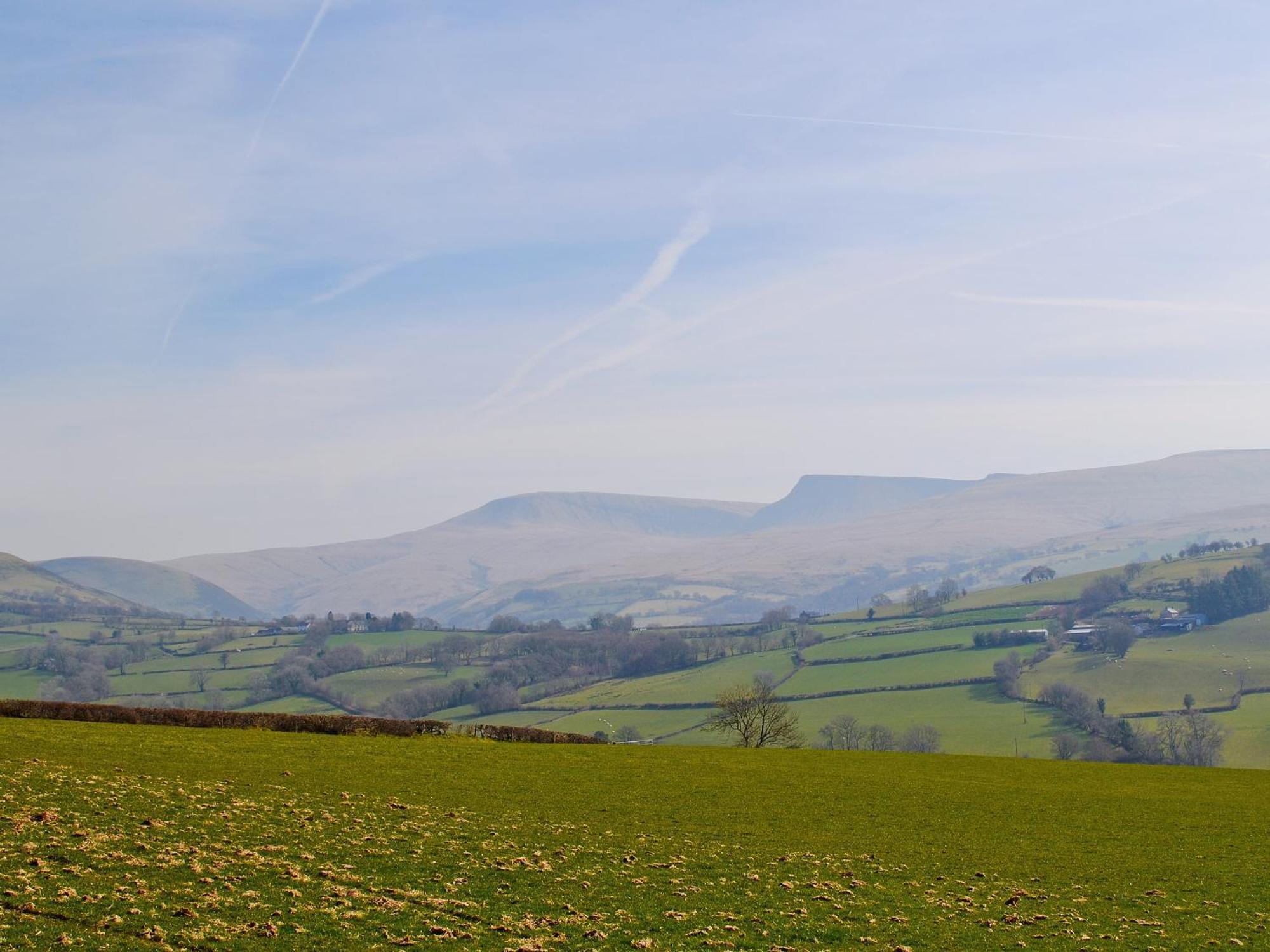 Maes Y Bryn Farmhouse Llanwrda Esterno foto